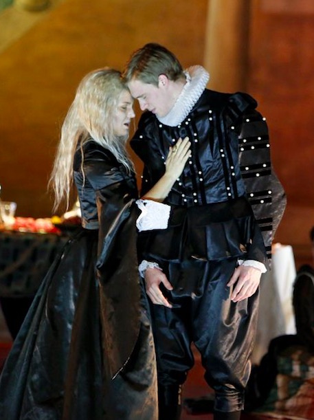 Bartholomäusnacht . Janna Hrostmannn. Ewelina Marciniak. Theater Freiburg.