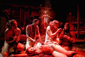 Janna Horstmann in " The Black Forest chainsaw opera" am theater freiburg. Reige. Stef Lernous.