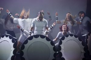 janna Horstmann mit der Iceland dance company in Orpheus und Eurydike. Regei: Erna Omarsdottir Theater Fraibueg/ Kampnagel Hamburg