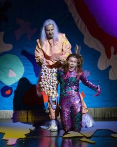 In der Spielzeit 2021/22 inszeniert der polnische Regisseur Krzysztof Garbaczewski "Faust 1" und "Faust 2" von Johann Wolfgang Goethe am Theater Freiburg.